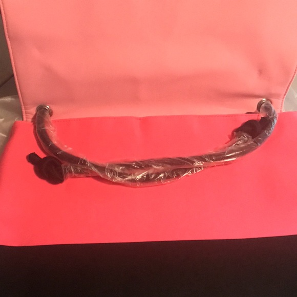 NWT VICTORIA'S SECRET PINK BLACK BEACH COOLER BAG TOTE SHOULDER LUNCH PICNIC - Picture 2 of 7